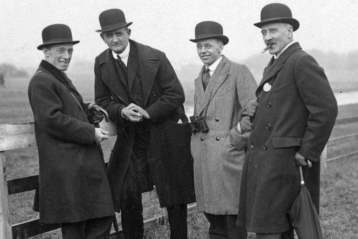 December 1922:  Spectators at the Cheltenham Steeplechases, left to right Major Doyle, Mr Geo De Vine, Mr A B Doyale and Col Turner.  (Photo by Topical Press Agency/Getty Images)