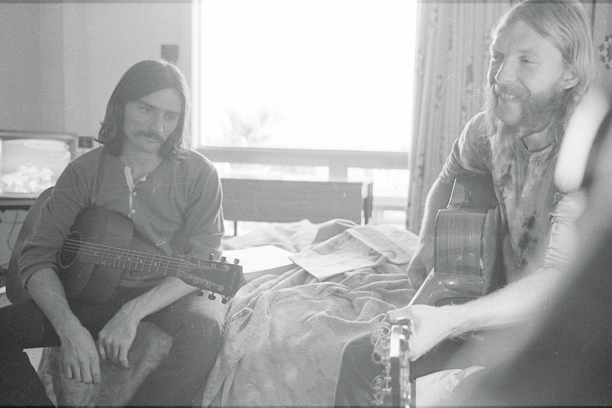 Dickey Betts and Duane Allman practise in a hotel room before an Allman Brothers performance in South Carolina, 1970 (Photo by Michael Ochs Archives/Getty Images)