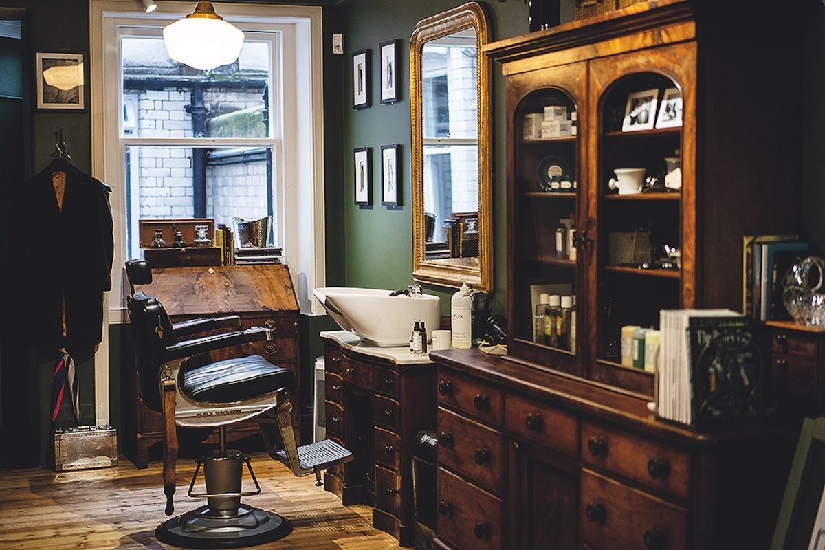 In New & Lingwood's new store on Chiltern Street in London Downstairs exclusive to the Chiltern Street store, Barbour Jay Anaya offers customers an intimate barber experience